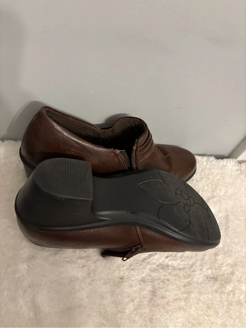 Women’s Brown Leather Slip-On Dress Shoes Casual Sz.9.5
